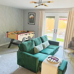 Comfy Modern 3br Semi Detached 400mb Wifi Free Double Parking , Newcastle upon Tyne United Kingdom