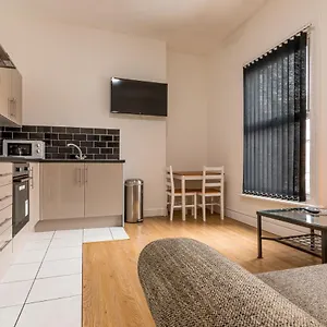 Apartment Platform Fishing Quarter 2 With Free Street Parking